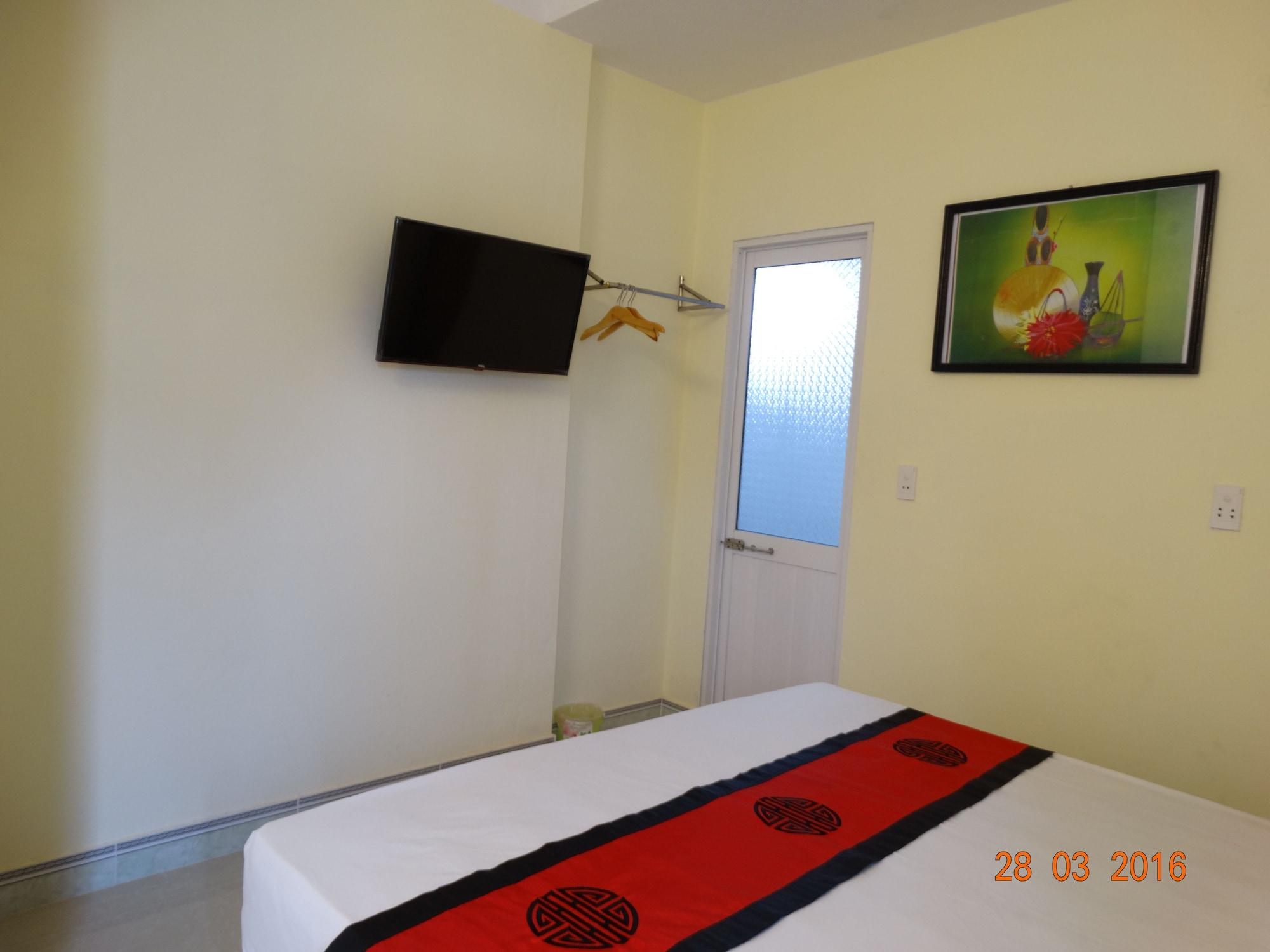 Yellow House Homestay Hoi An Exterior photo