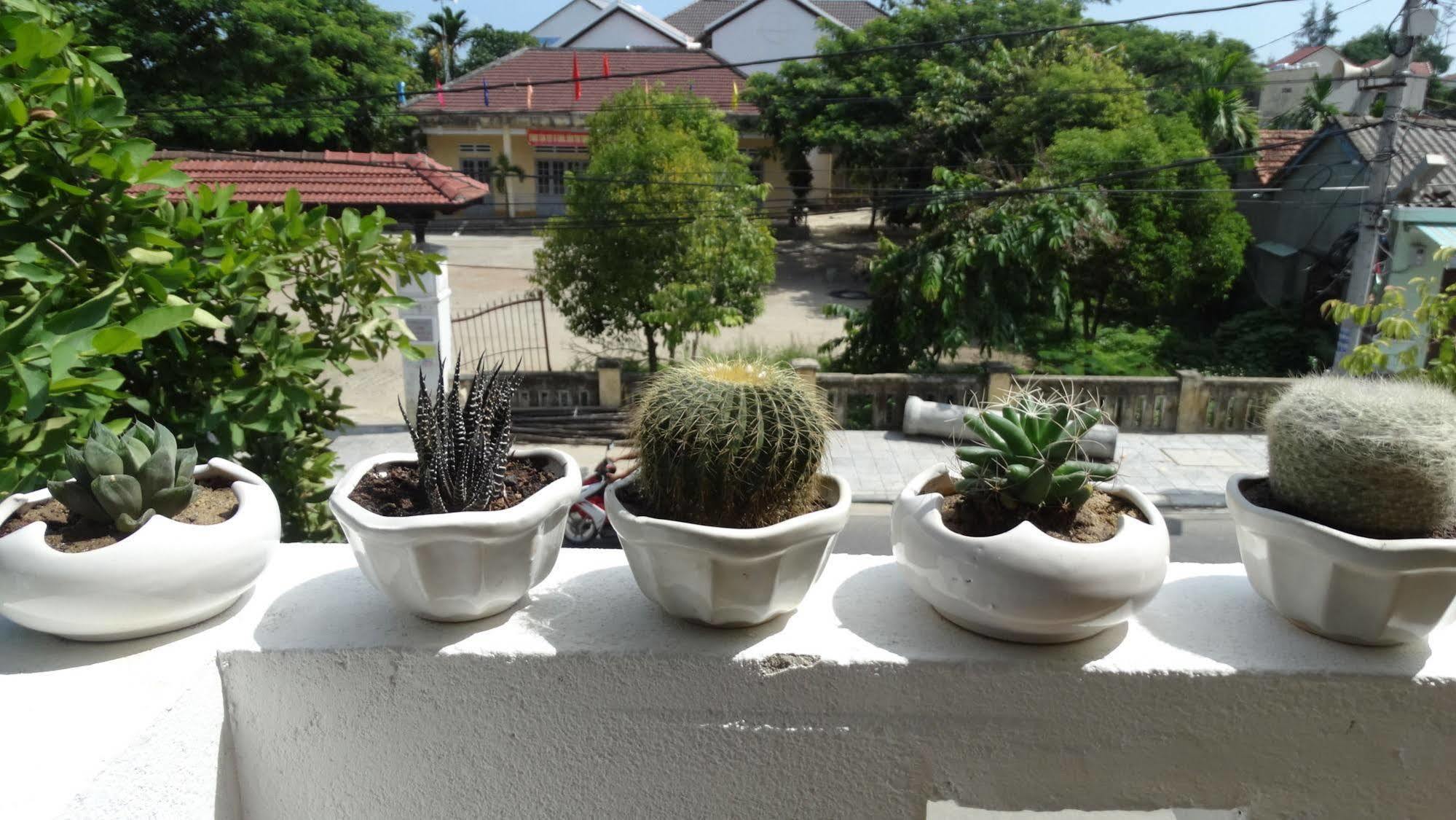 Yellow House Homestay Hoi An Exterior photo