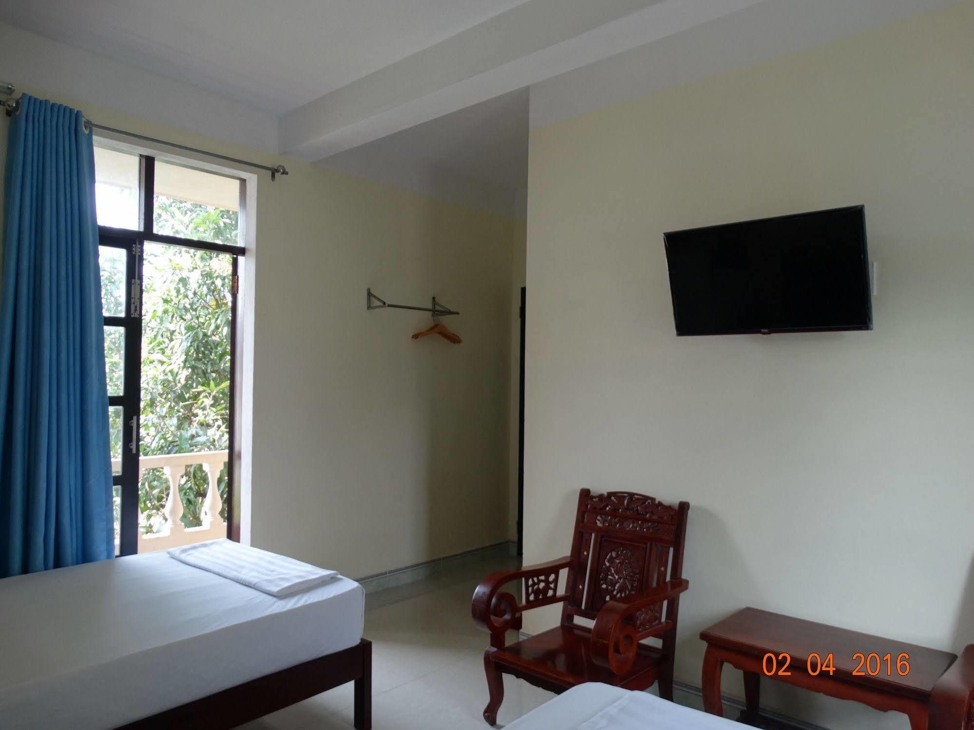 Yellow House Homestay Hoi An Exterior photo