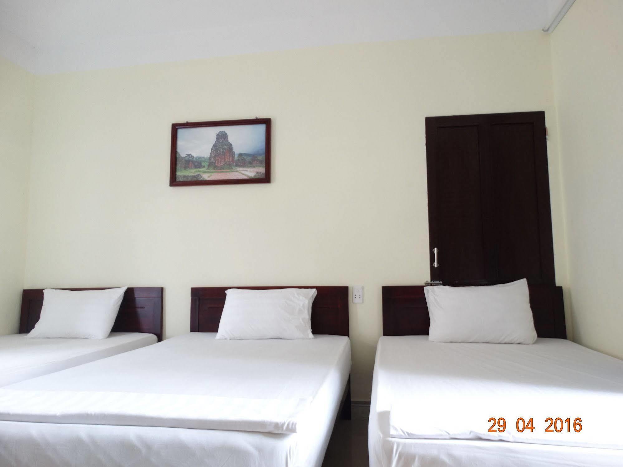 Yellow House Homestay Hoi An Exterior photo