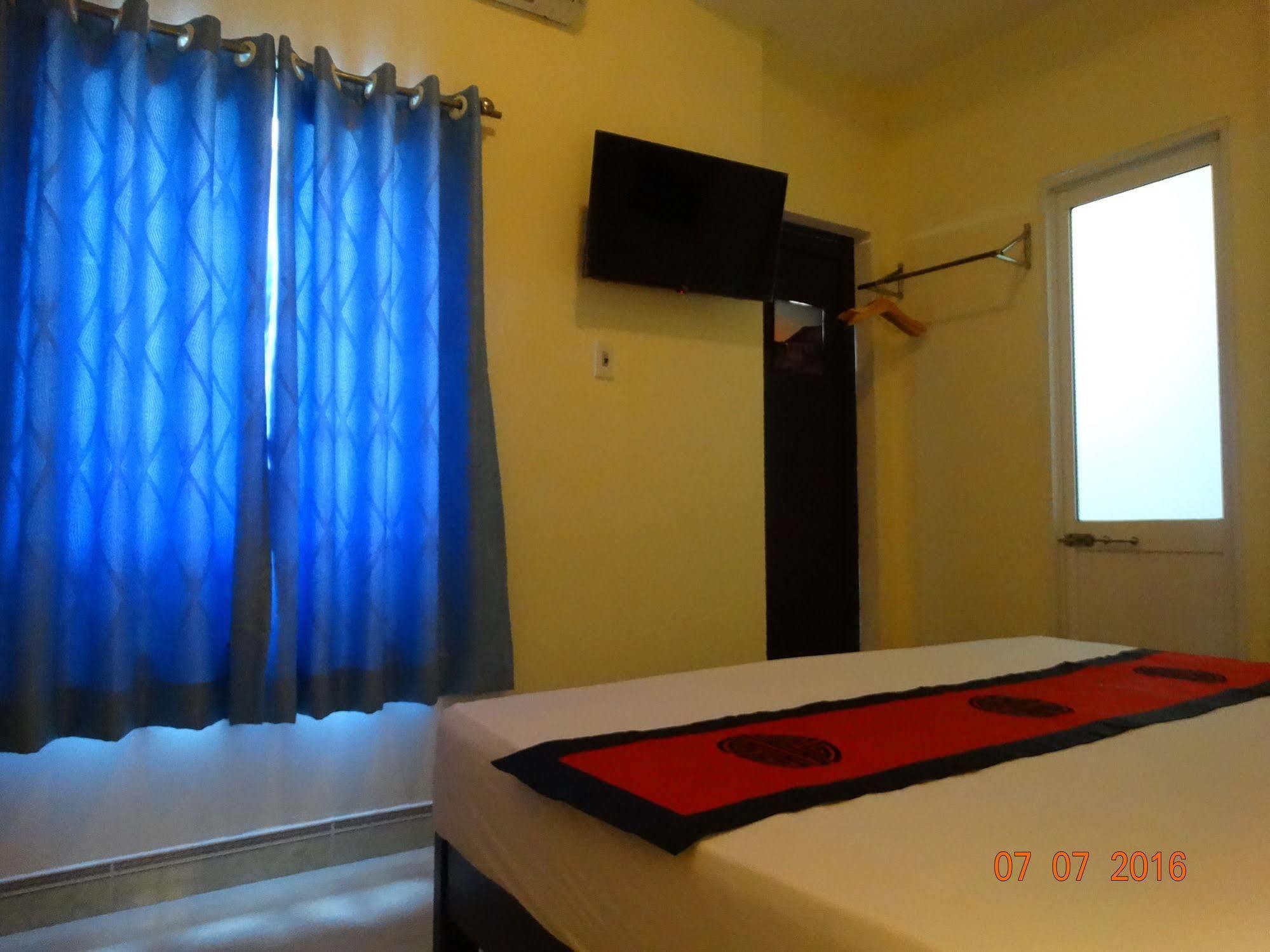 Yellow House Homestay Hoi An Exterior photo