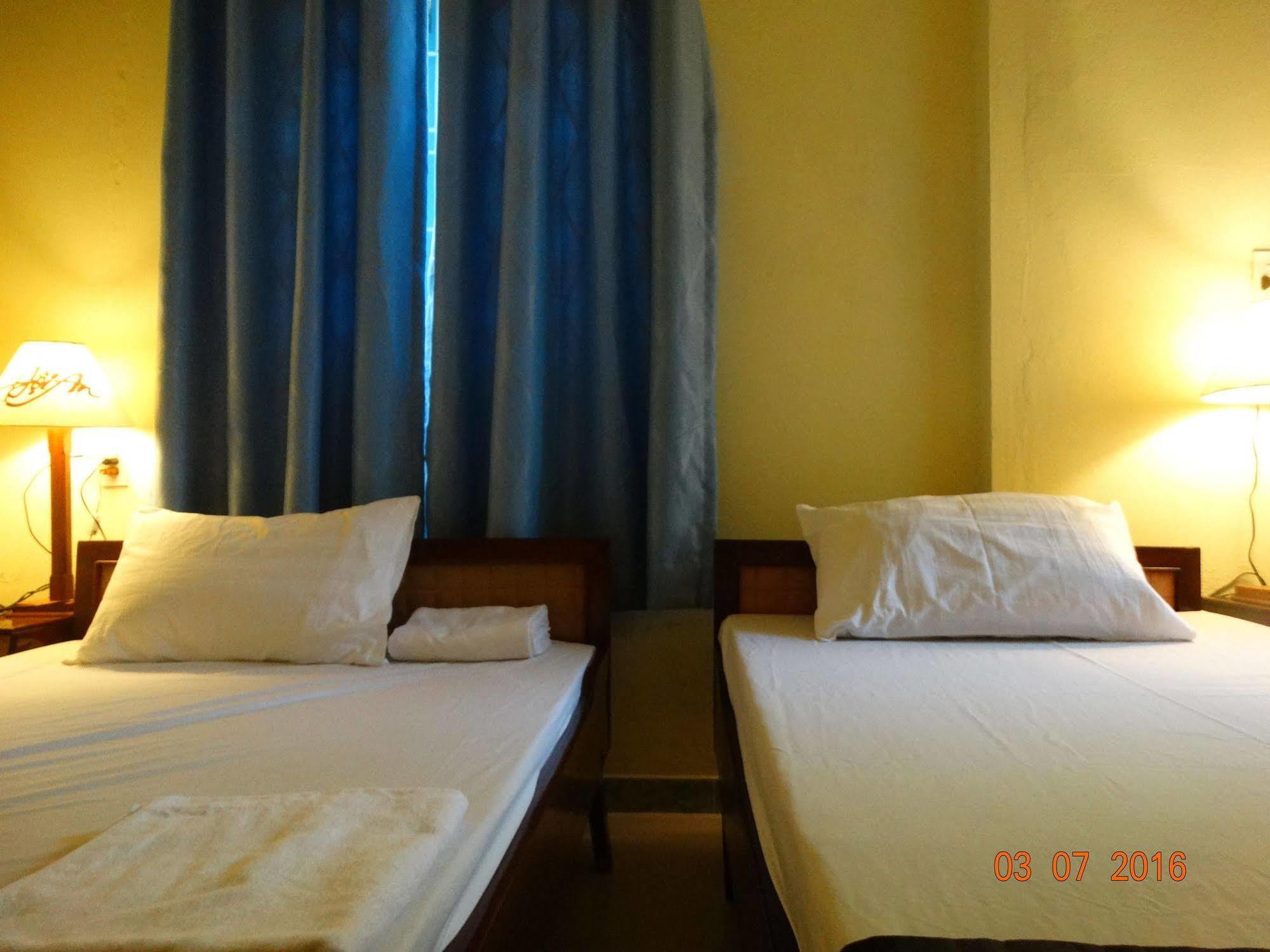 Yellow House Homestay Hoi An Exterior photo